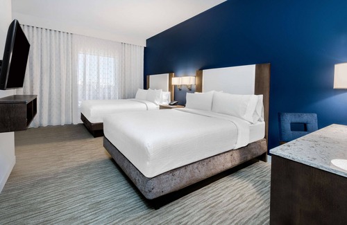 College Station Hotel | Embassy Suites by Hilton College Station, TX