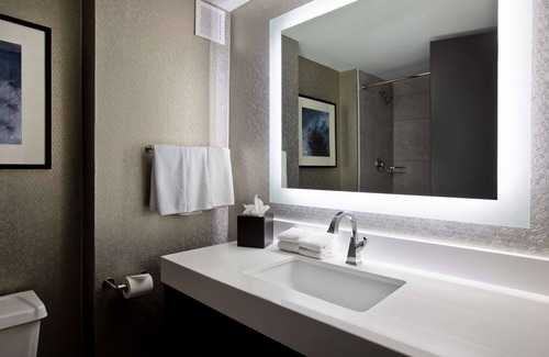 East Syracuse Hotel | Embassy Suites Syracuse