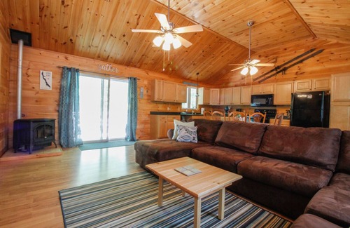 Bridgton Casa | ¡PIENSE EN LA NIEVE! Aceptar alquileres de invierno a largo plazo