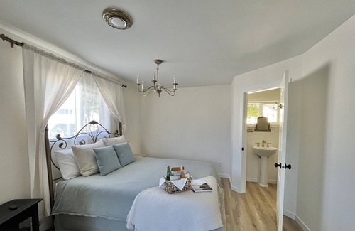 Westbank Villa | Embrace the art of "vie lente" slow living. Escape to our villa in the vineyards