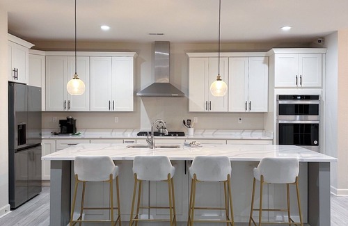 Elizabeth City Casa | Embrace Tranquility: A modern retreat home where serenity meets style