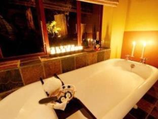 Hluhluwe Cabina | Emdoneni Lodge with Zululand Cat Conservation Project