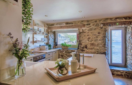 Cawsand Cabaña | Emelle, Kingsand, near the water's edge