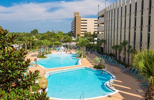 Panama City Beach Condominio | Emerald Beach Resort by Panhandle Getaways