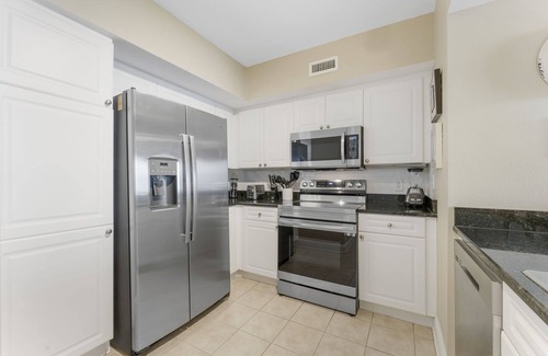 Open Sands Condominio | Emerald Beach 2235 | Perfect Family Getaway w/ Beach Chair Service Included!