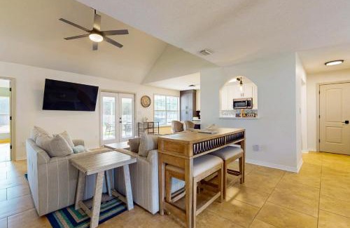 Gulf Breeze Casa | Emerald Coast Getaway