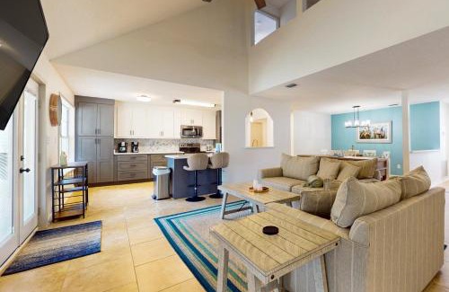 Gulf Breeze Casa | Emerald Coast Getaway