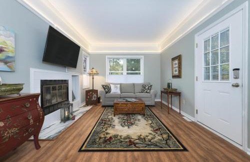 South Haven Casa | Emerald Cottage- pool- close to beaches