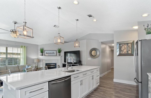 Seaspray Casa | EMERALD COVE | Private Pool | Courtesy Golf Cart | 4min to Beach | Students Okay