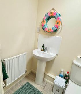 Swindon Casa | Emerald dream house