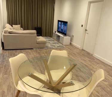 Gillingham Casa | Emerald En-suite King Bedroom