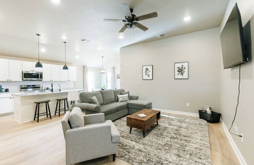 Lubbock Casa | Emerald Escape: 3 bed w/ hot tub