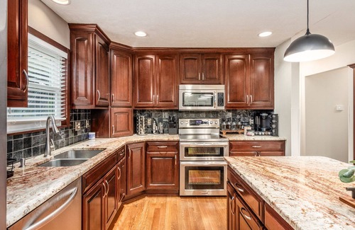 Dublin Casa | Emerald Escape-Charming 4-bedroom house in Dublin, Ohio