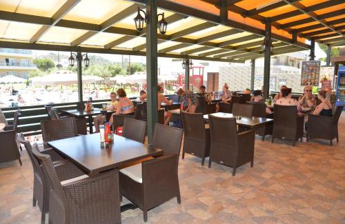 Petaloudes Apartamento | Emerald Hotel