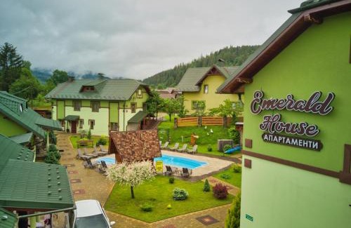 Mykulychyn Apartamento | Emerald House