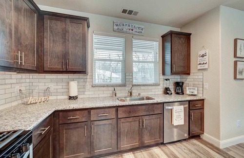Murphys Casa | Emerald Inn in the Mountains: Stunning brand new home!