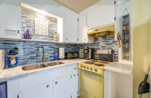 Emerald Isle Cabaña | Emerald Isle Vacation Rental, Walk to Beach!