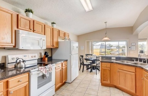 West Kissimmee Villa | Emerald Magic - 5 Br W/Private Pool -near Disney 5 Bedroom Villa