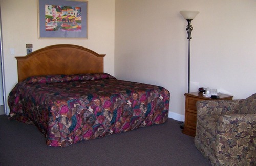 Milton Hotel | Emerald Sands Inn
