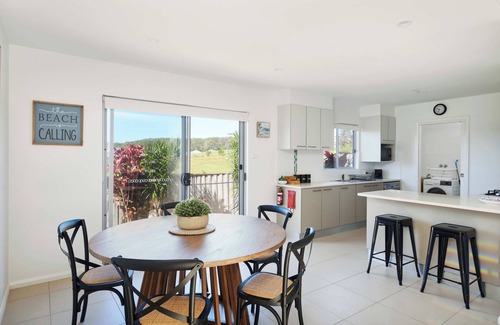 Diamond Beach Casa | Emerald Sands - Only Minutes Away from the Surf, Sun and Fun at Diamond Beach