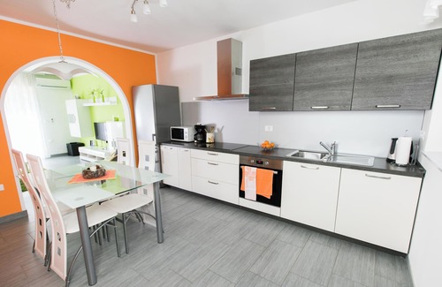 Volarje Casa | Emerald SOCA Apartment