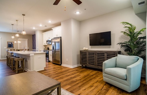 Bermuda Bay Casa | Emerald Star with Private Hot Tub, Near Beach and Wright Brothers Memorial!