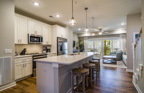 Bermuda Bay Casa | Emerald Star with Private Hot Tub, Near Beach and Wright Brothers Memorial!