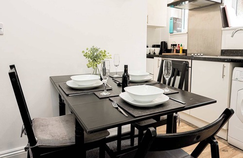 Moseley Apartamento | Emerald Suite Moseley Mews by StayStaycations