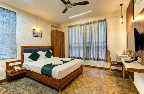 5th Block Hotel | Emerald Suites By Classio