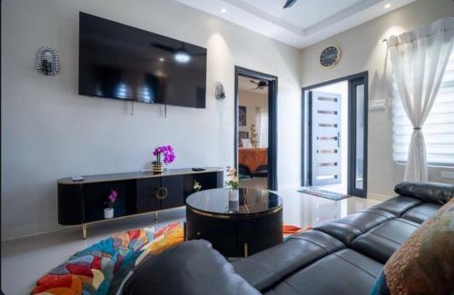 Runaway Bay Casa | Emerald SunDara Villa Ochi