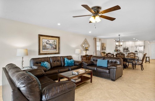 Silver Sands Casa | EMERALD SURF-5 br, 4ba, BEACH FRONT with POOL & Pet friendly!