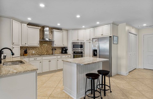 Silver Sands Casa | EMERALD SURF-5 br, 4ba, BEACH FRONT with POOL & Pet friendly!