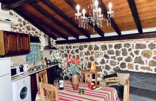 Parelia Villa | Emerald Villa - Gema romántica en la Phaeacos 'Island