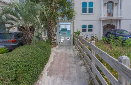 Frangista Beach Casa | Emerald Waters 0101
