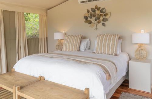 Maruleng Cabina | Emhosheni River Lodge