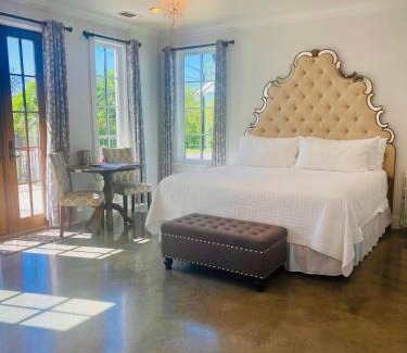 Fredericksburg Hotel | Emigrant's Inn