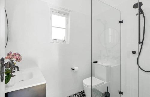 Mile End Casa | Emilias' Place - Mile End City Fringe