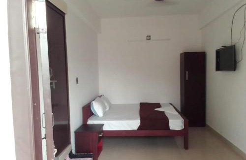Pudunagaram Hotel | Emirates Residency