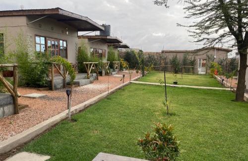 Narok Complejo | Emirishoi Cottages and Garden Bistro