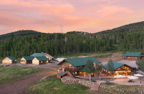 Paonia Cabina | EML 8 Hubbard Park