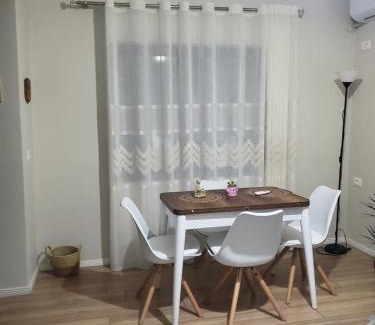 Elbasan Apartamento | Emmas Place- Apartamenti modern por miqesor ne qender te Elbasanit