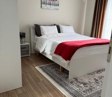 Elbasan Apartamento | Emmas Place- Apartamenti modern por miqesor ne qender te Elbasanit