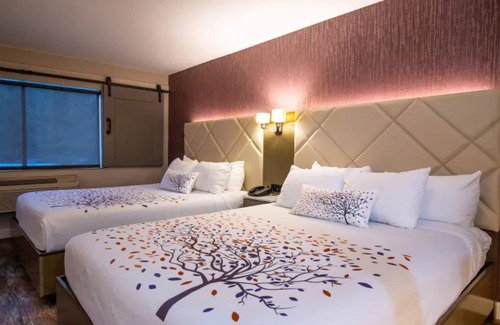 Mammoth Lakes Hotel | Empeiria High Sierra Hotel