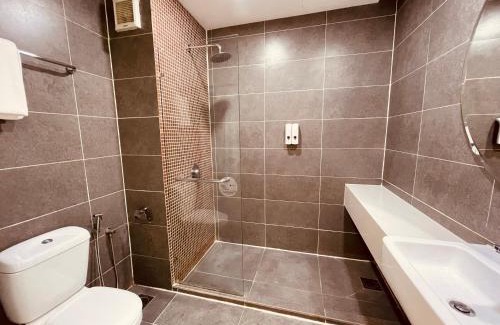 Damansara Perdana Hotel | Empire Damansara Spacious Hotel Room