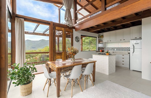 Florianopolis Casa | Enjoy beaches, heated pool, bathtub with comfort on your vacation.