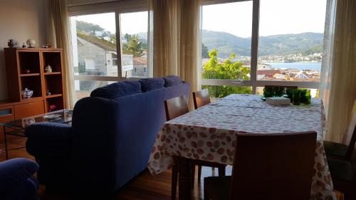 Muros Apartamento | En Muros, céntrico, amplio, luminoso, vistas al mar