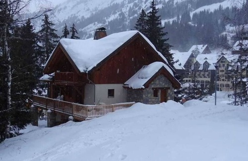 Oz Chalet De Esquí | En Piste Ski a / desde la puerta principal, chalet de 7 camas, 5 minutos a tiendas / restaurantes