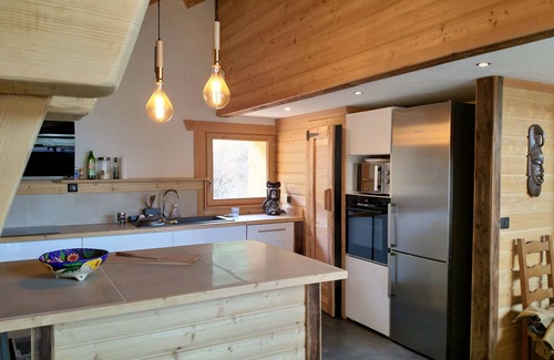 Abries Apartamento | En Plein Coeur du Queyras, Grand Appartement au Dernier Étage D'un Chalet
