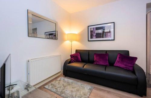 Landore Apartamento | En-suite Apartment, Fully Equipped Kitchen