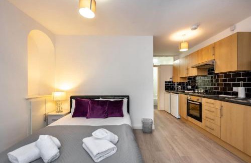 Landore Apartamento | En-suite Apartment, Fully Equipped Kitchen